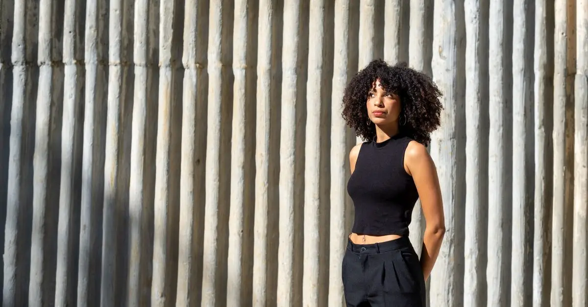Comment porter le pantalon large avec style ?