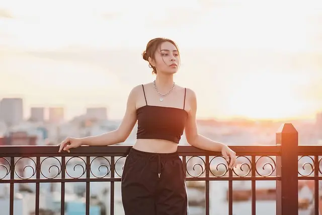 Tendencias de moda esenciales para esta temporada